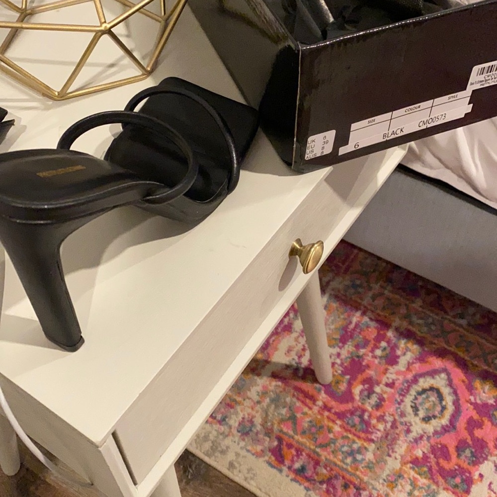 Pretty little things heel